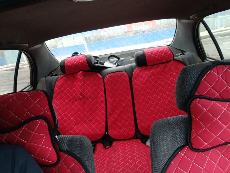 Тойота Карина Е седан