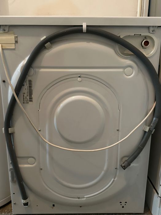 Пералня Ariston AVSF 109 EU