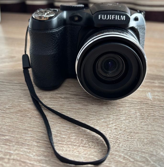 Фотокамера FinePix s2500HD