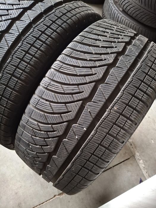2 Anvelope de iarnă  245 35 r19 Michelin