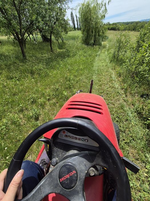 Tractoras gazon Honda
