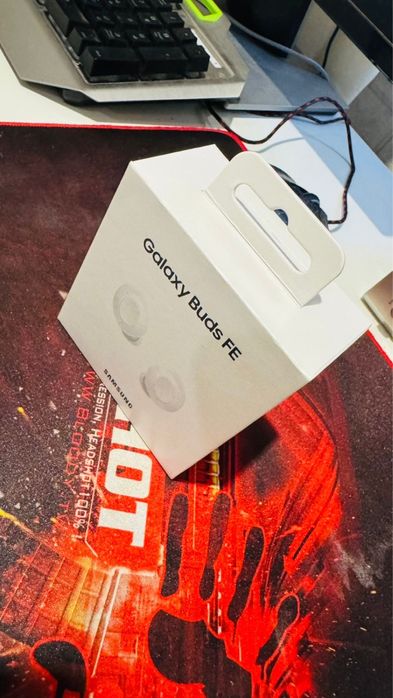 Новые запечатанные наушники