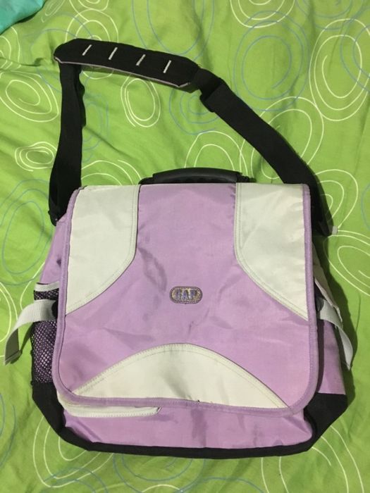 GAP чанта за лаптоп таблет лилава хастар с цветя