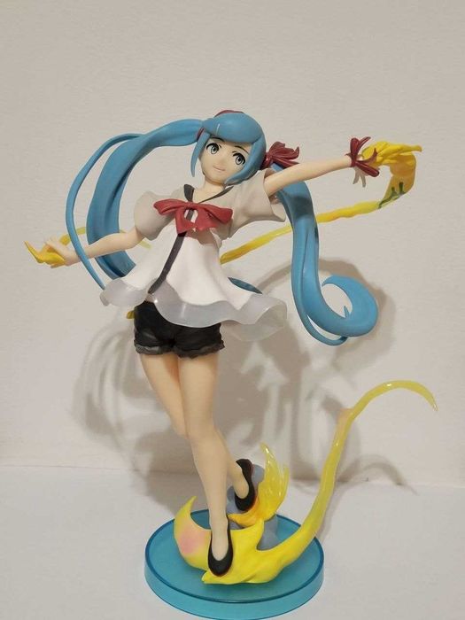 A Hatsune Miku figure new