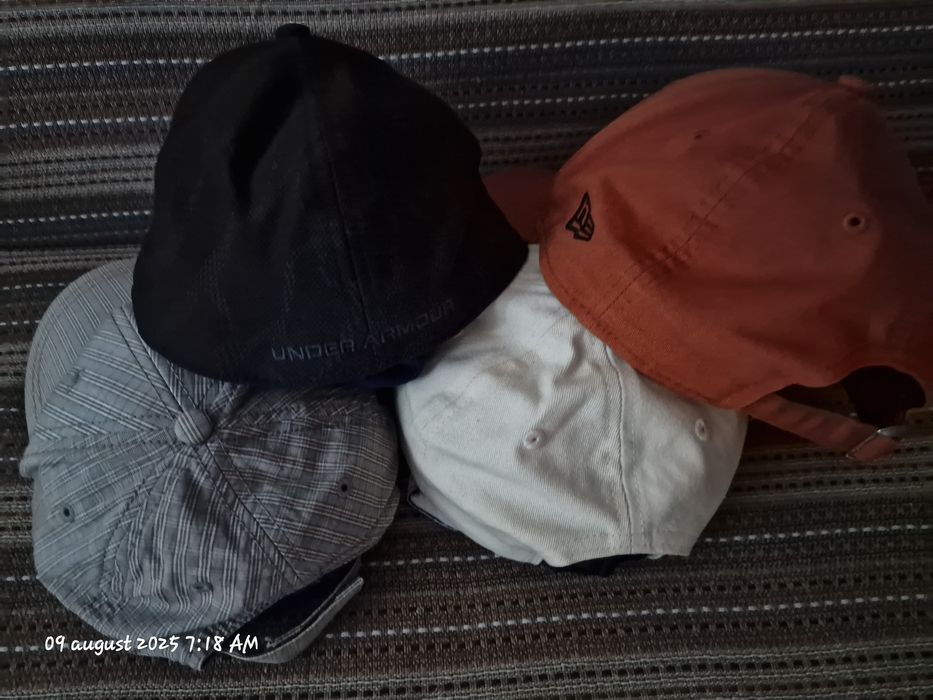 Set 4 șepci de bărbați