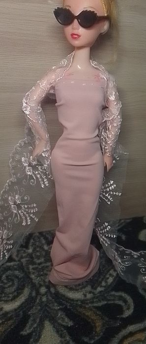 Продам кукольные наряды