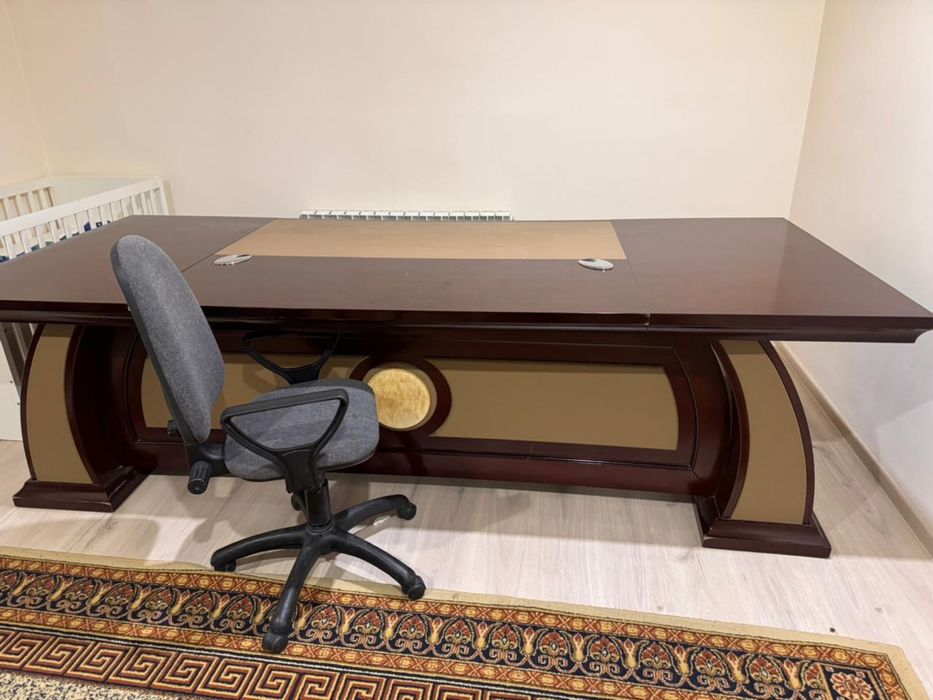 Продам офисную мебель