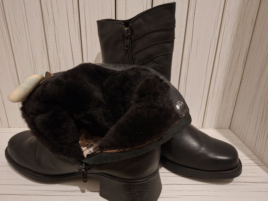 Продаются сапоги