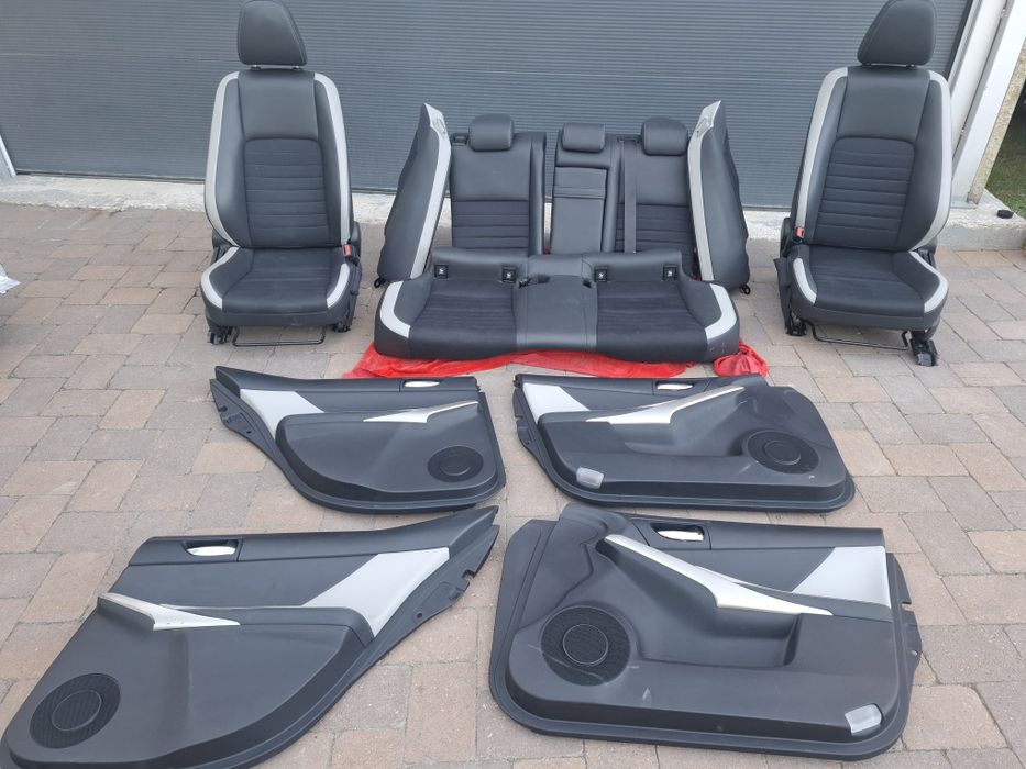 Interior semi-piele lexus is 300h impecabil