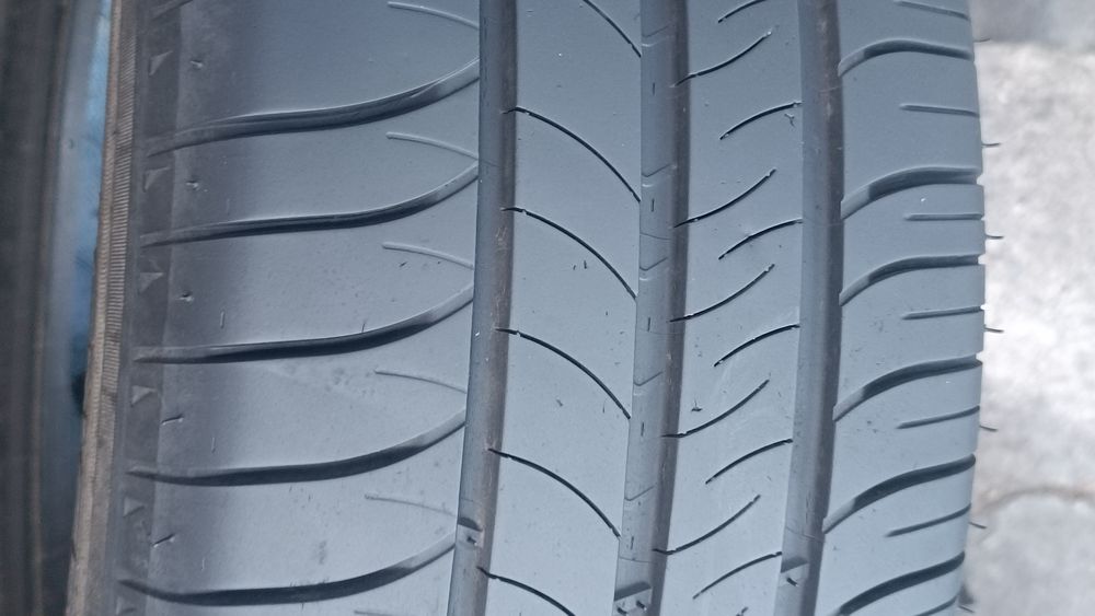 215/60/16 Michelin