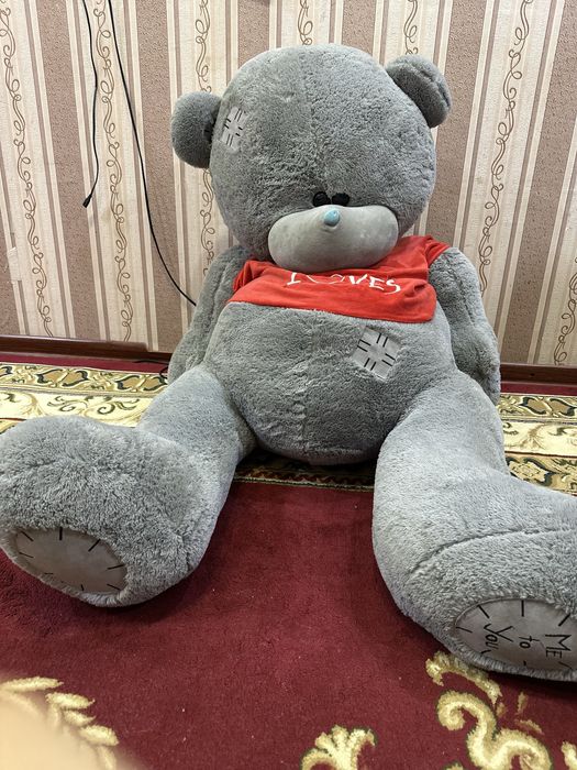 Katta o’yinchoq ayiq