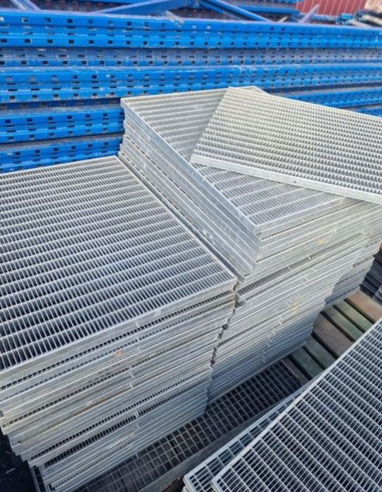 Trepte și grătare zincate super oferta