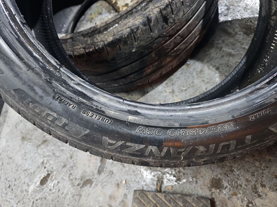 225 45 19 vara bridgestone