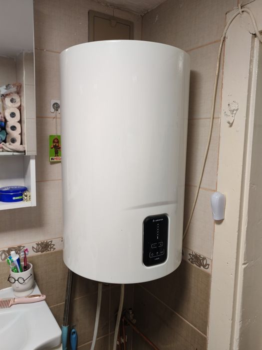 Vând boiler electric ariston