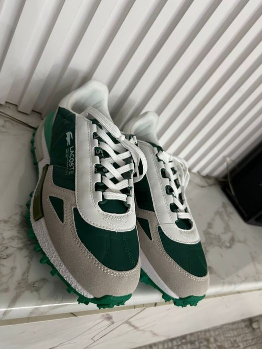 Продам кроссы locosta