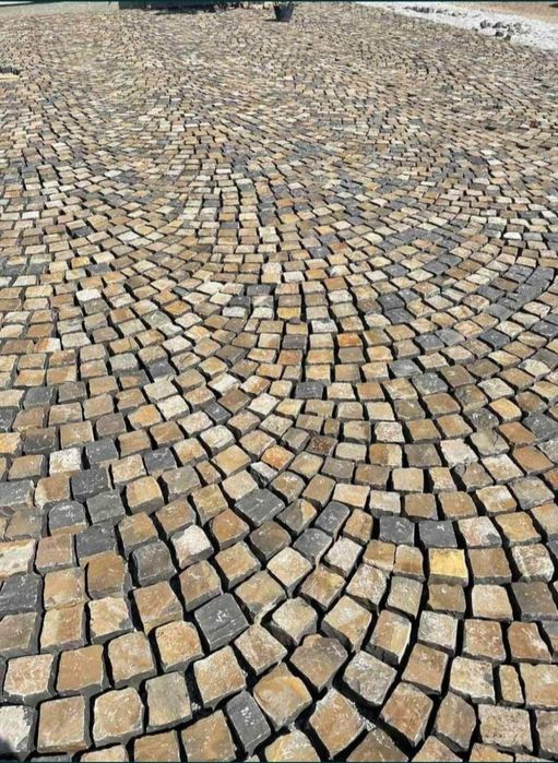 Piatra cubică andezit