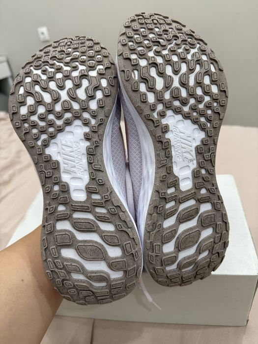 Кроссовки Nike размер 39