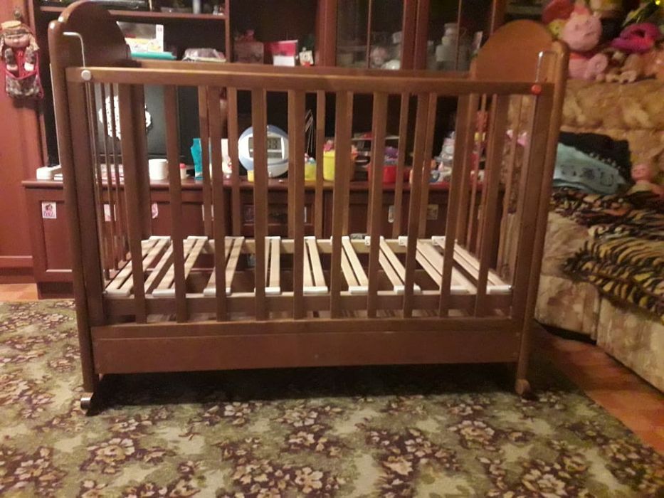 Детская кроватка