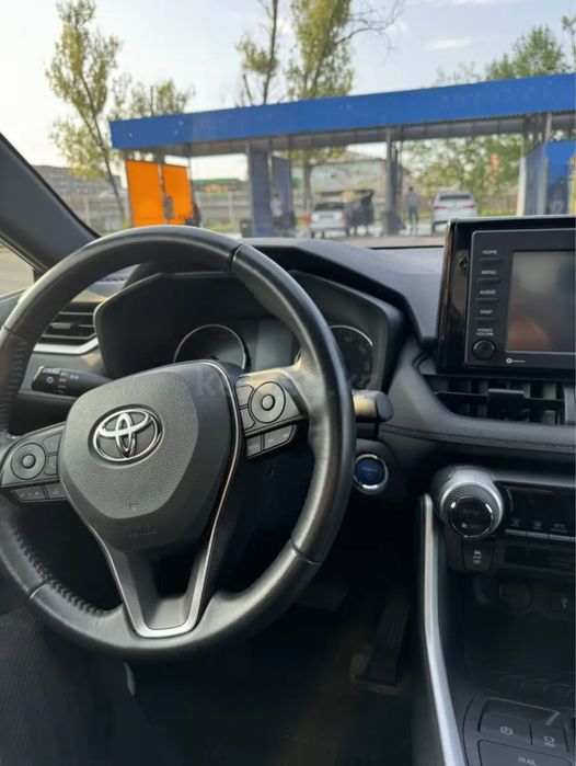 Toyota Rav4 2,5 2022 AWD гибрид
