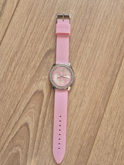 Часовник Guess силиконова каишка