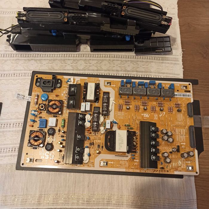 Vind piese   Tv Samsung model UE49KS9090T