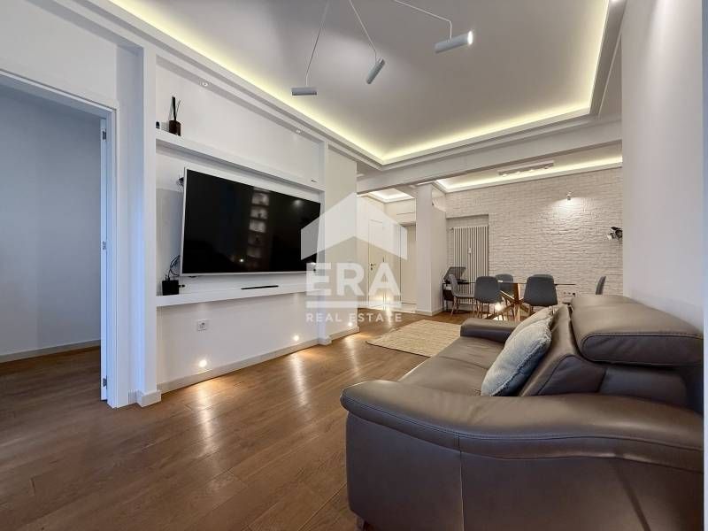 Елегантен тристаен апартамент на ул. 6-ти Септември - Жълтите павета