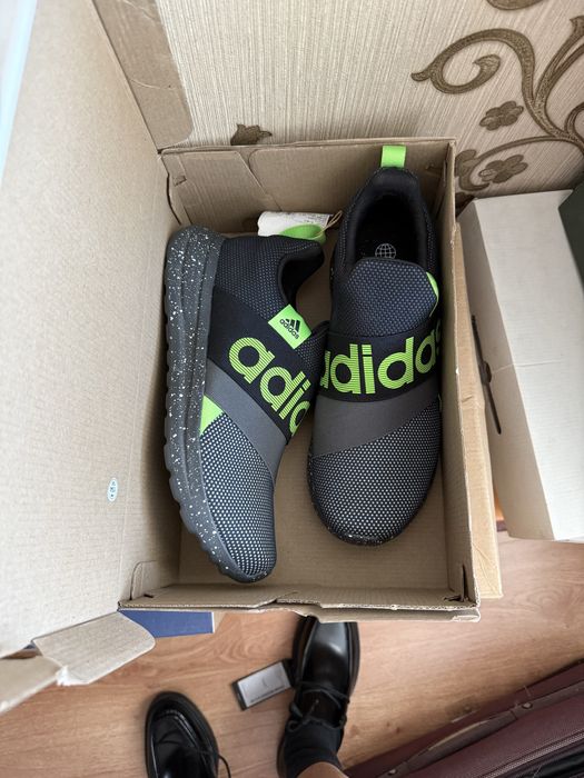 Кроссовки adidas