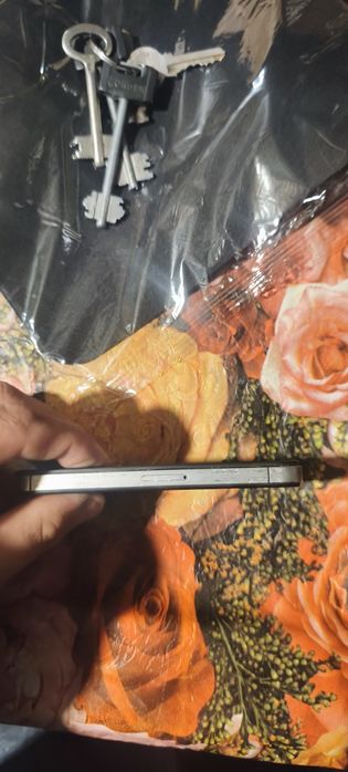 Айфон 4s нужна помощь