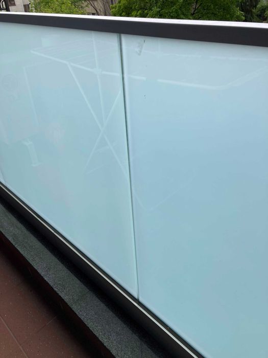 стъклен парапет 3 двойни матови пакета 112х103