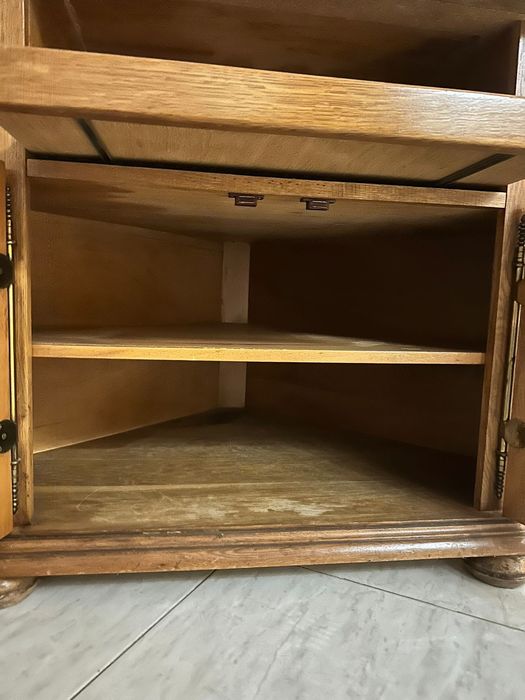 Vând dulap/stand TV de colț din lemn masiv