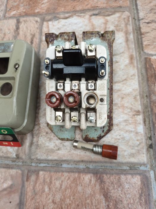 Întrerupător general NG 100A 2P