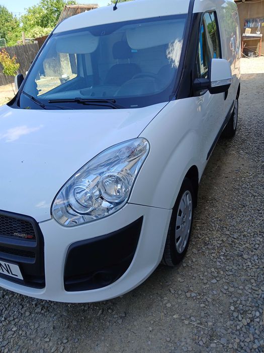 Vând Fiat doblo 1.3 multijet  diesel  2012  masina este foarte bine întreținută atât mecanic cat si estetic