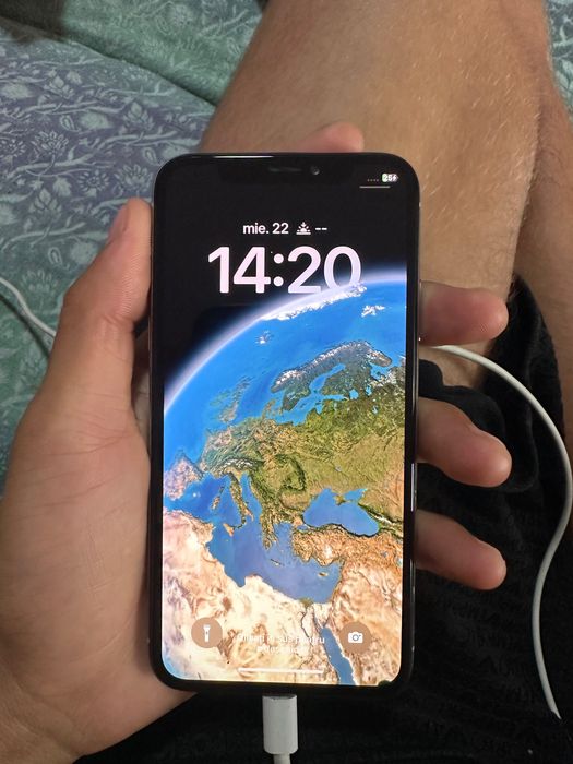 Vand iPhone X în stare excelentă