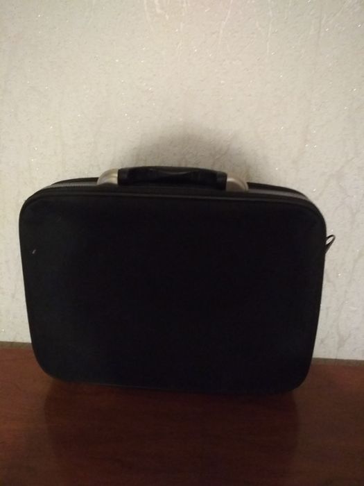 Портфель, сумка - саквояж, чемоданы в коже