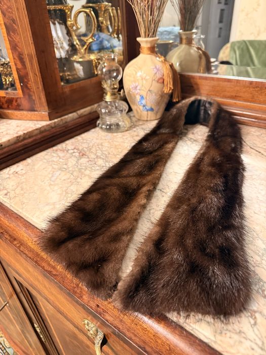 Guler blana de vizon maro inchis