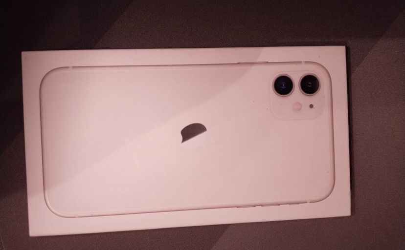 Айфон 11 белый 64гб