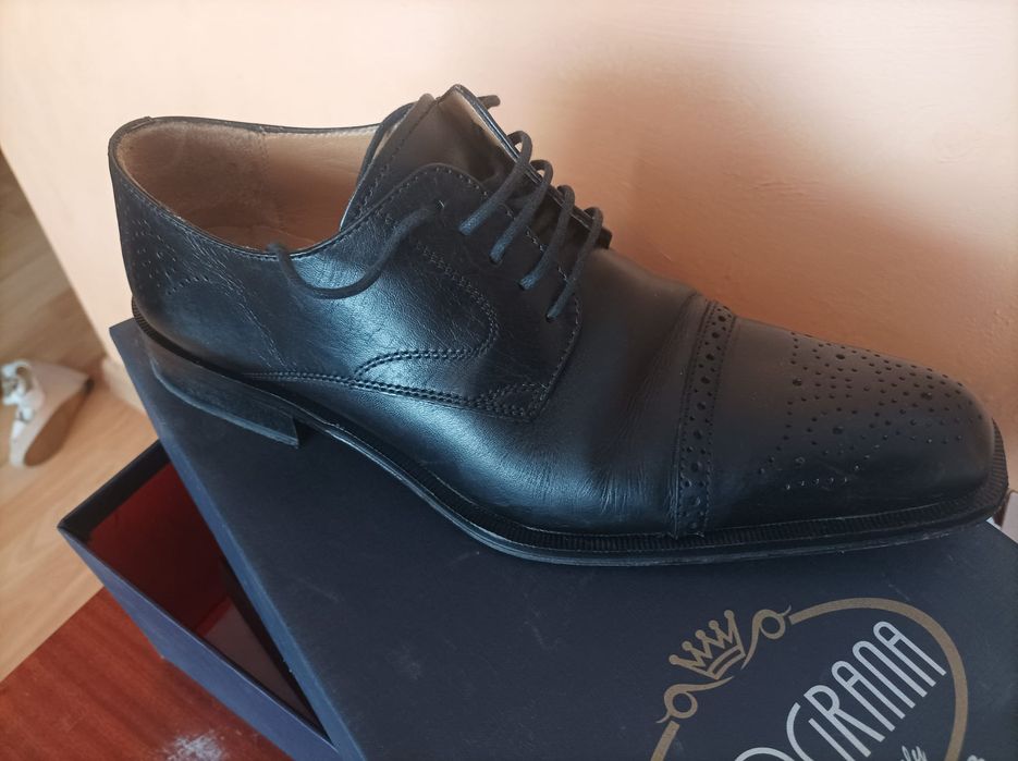 Pantofii de piele