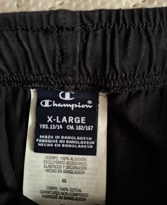 Детски лот от Champion къси панталони и 2 бр. тениски - размер 170 см