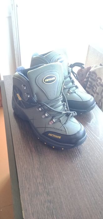 Зимние кроссовки новые