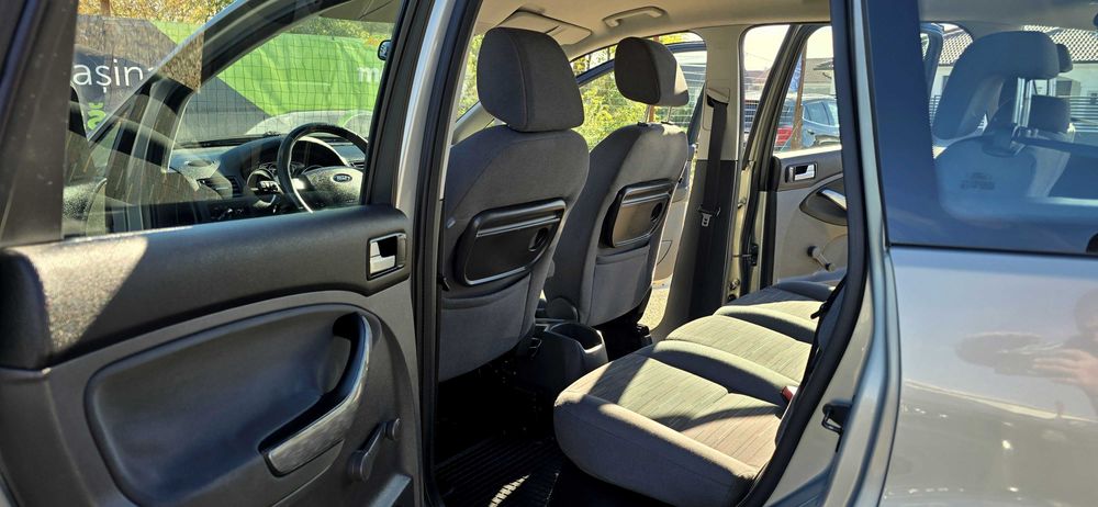 Rate Avans 0 Ford C-max 1800 benzina 2009 clima carte service