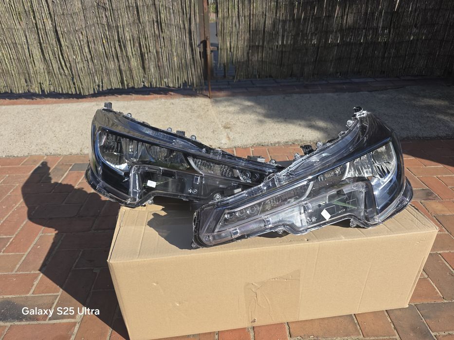 Far nou original stinga dreapta toyota corolla e21