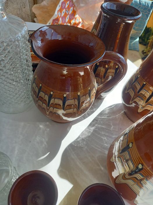 Стари глинени и стъклени съдове