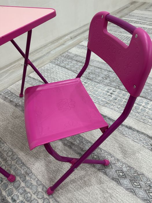 Продам детский столик со стулом