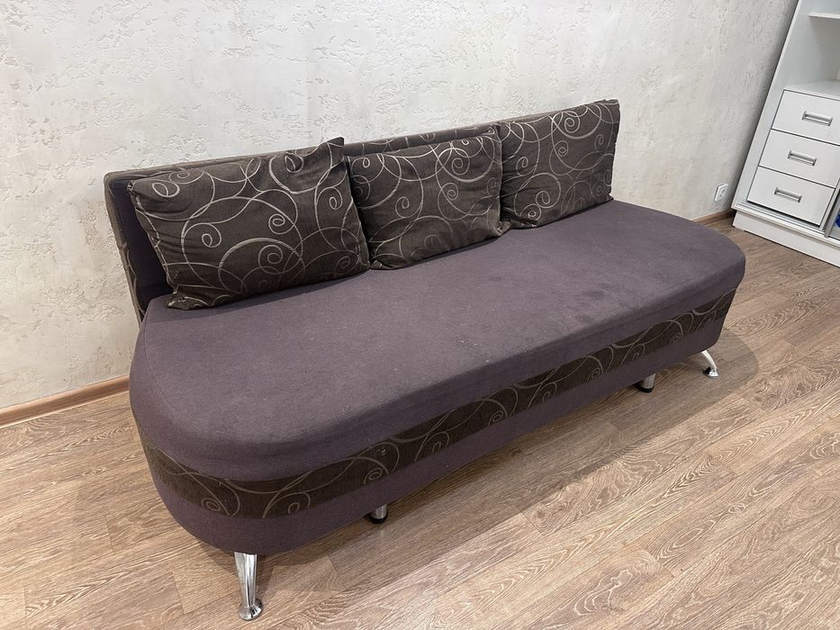 Диван отдам даром