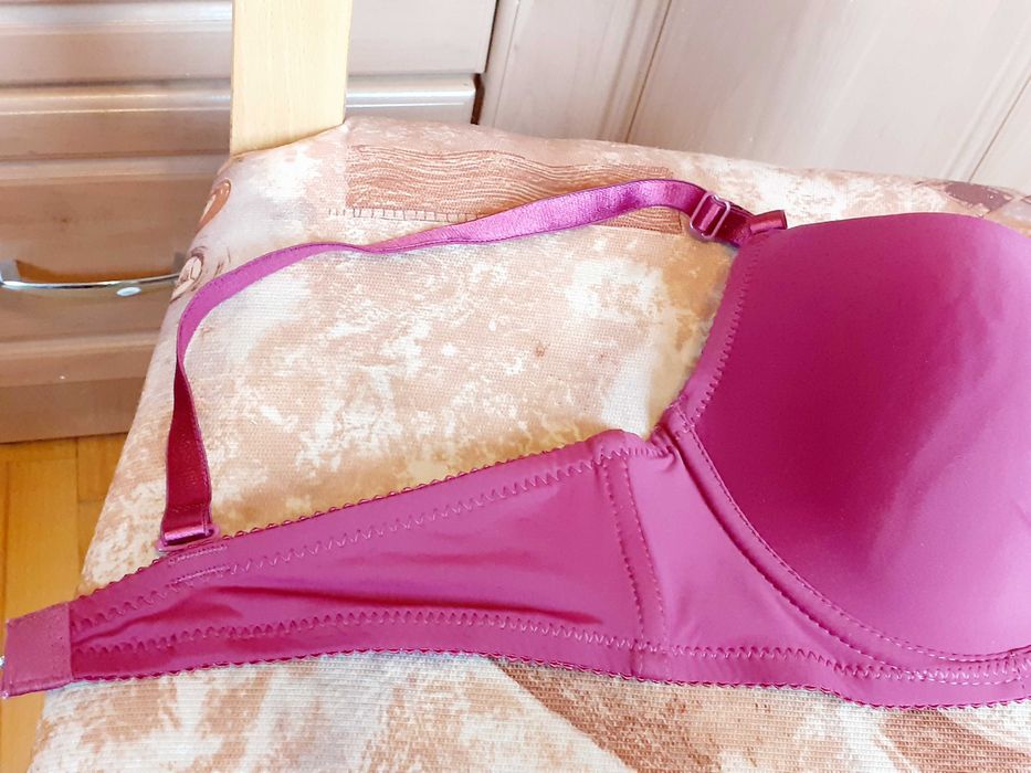 Нов сутиен цвят бордо