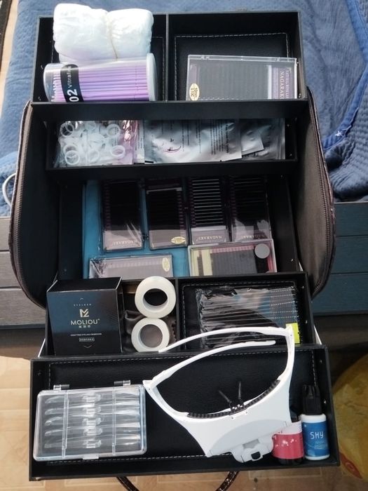 Чемодан с Материалами для наращивания ресниц