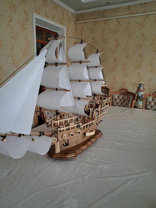 Корабль деревянный