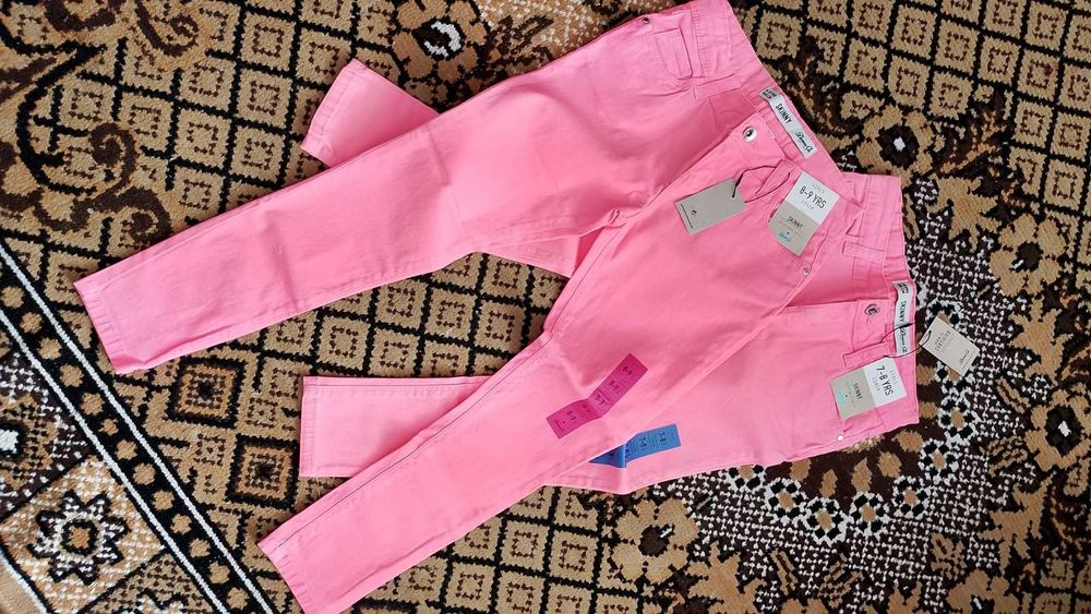 Дънки за момиче нови