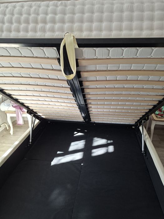 Кровать двухспальная