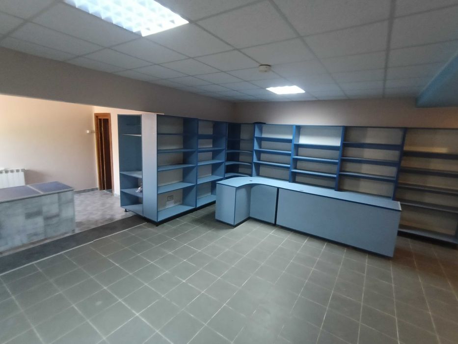 Închiriez spațiu comercial stradal